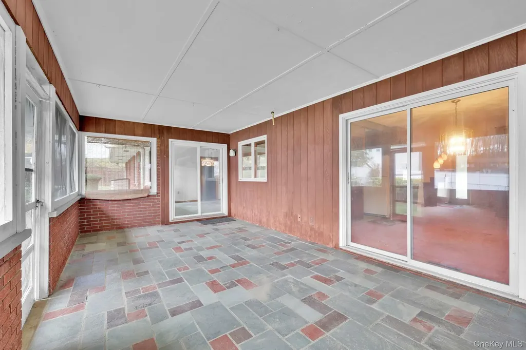4 Oak Street Chester NY 10918