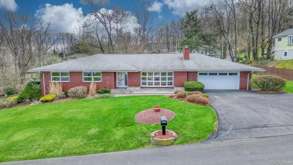4 Oak Street Chester NY 10918