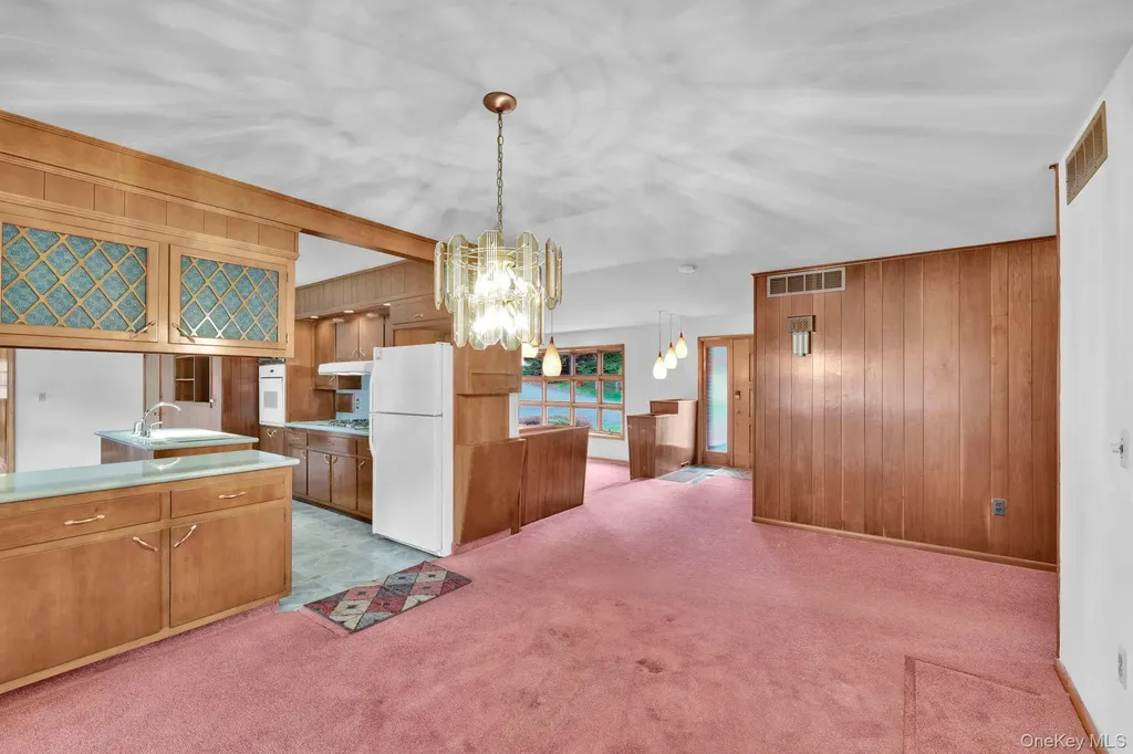 4 Oak Street Chester NY 10918