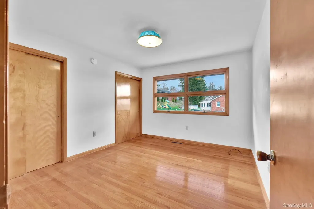 4 Oak Street Chester NY 10918
