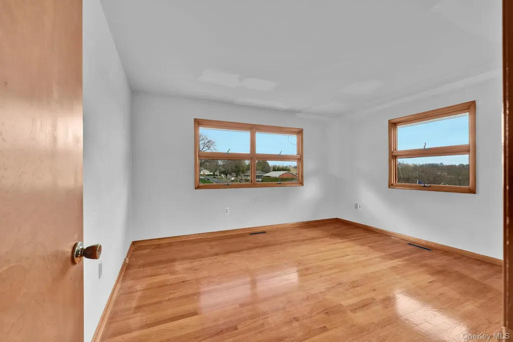 4 Oak Street Chester NY 10918
