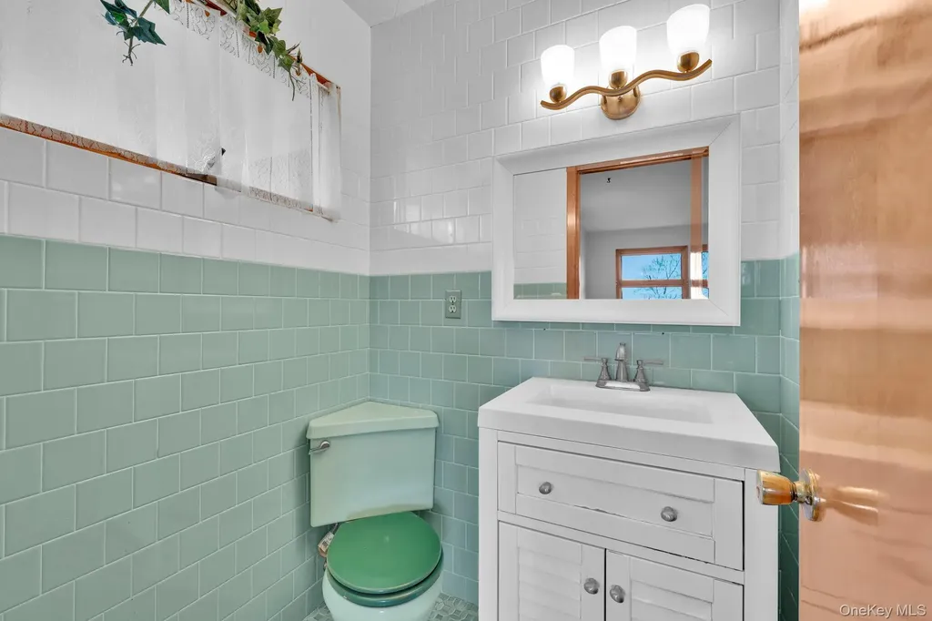 4 Oak Street Chester NY 10918