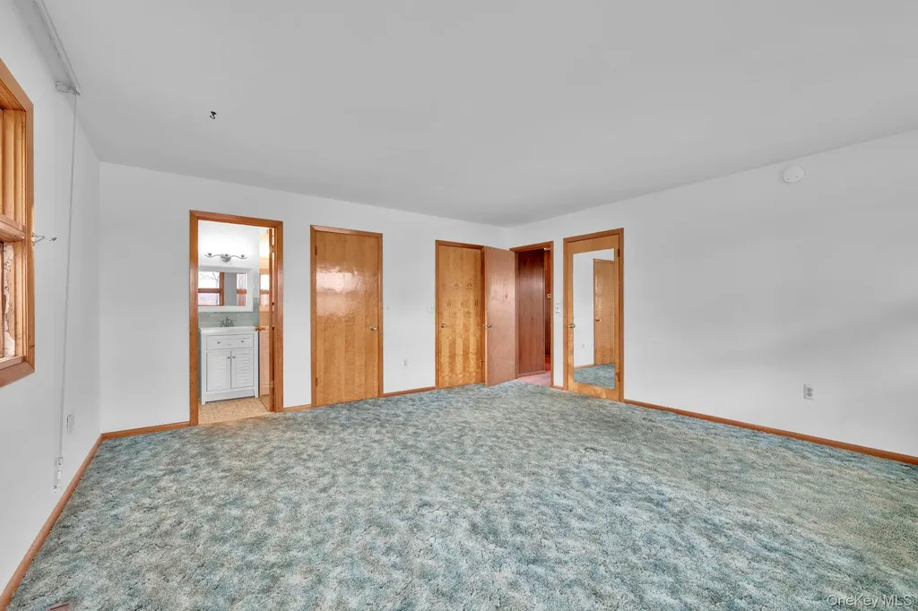 4 Oak Street Chester NY 10918