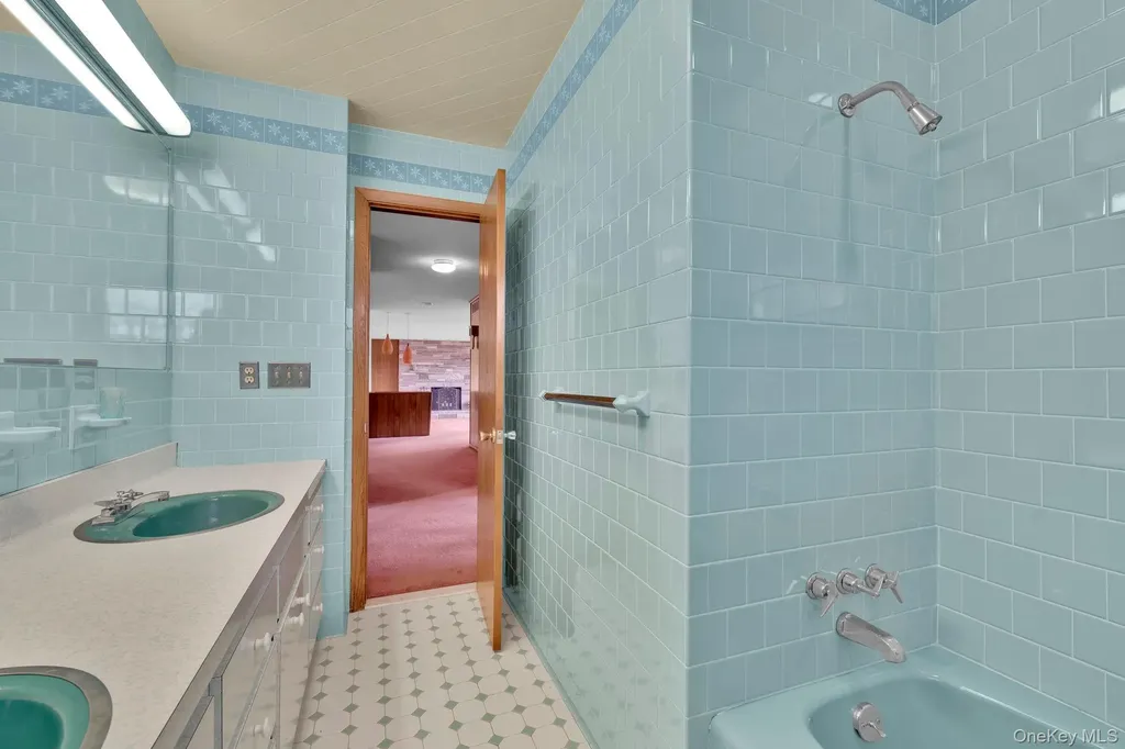 4 Oak Street Chester NY 10918
