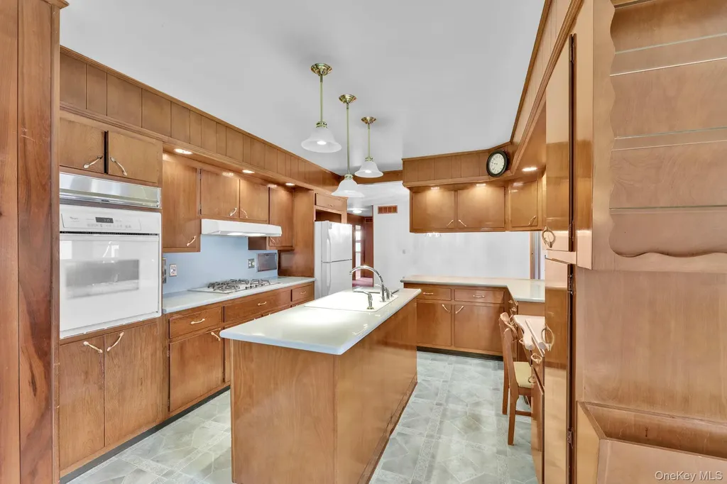 4 Oak Street Chester NY 10918