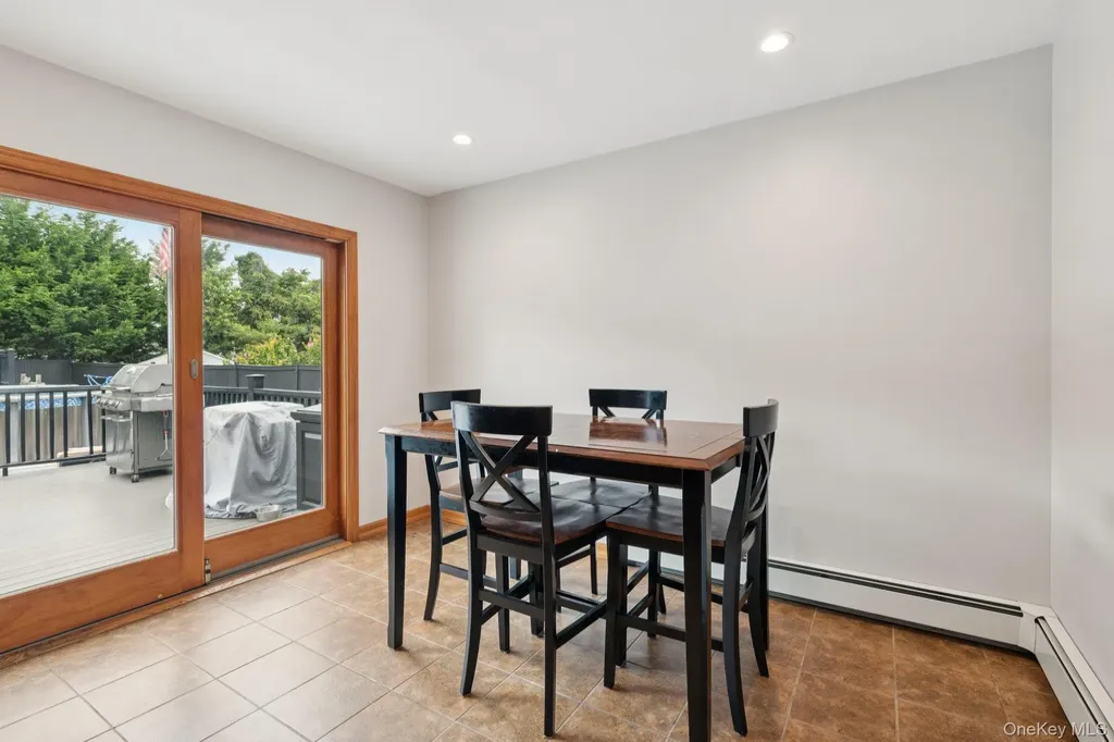 295 Silver Street West Babylon NY 11704