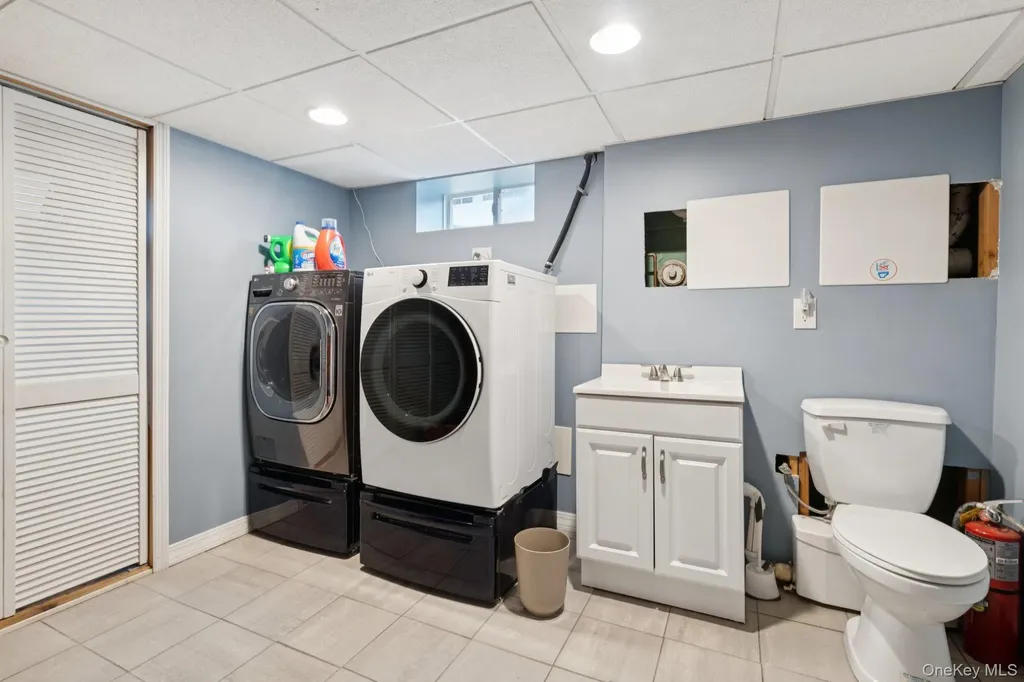 295 Silver Street West Babylon NY 11704