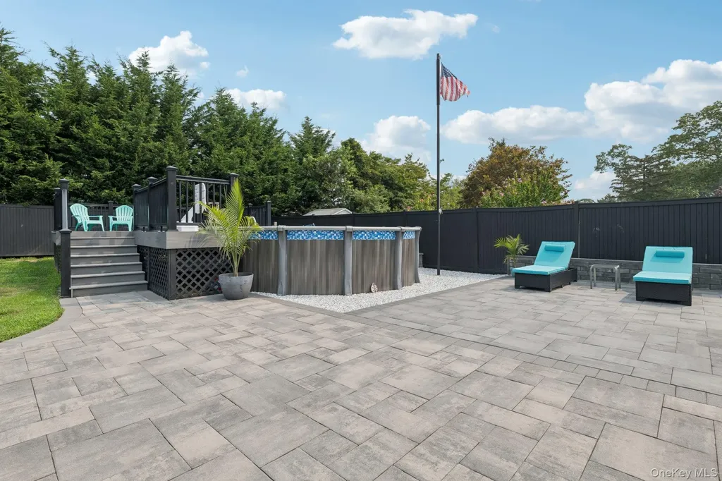 295 Silver Street West Babylon NY 11704