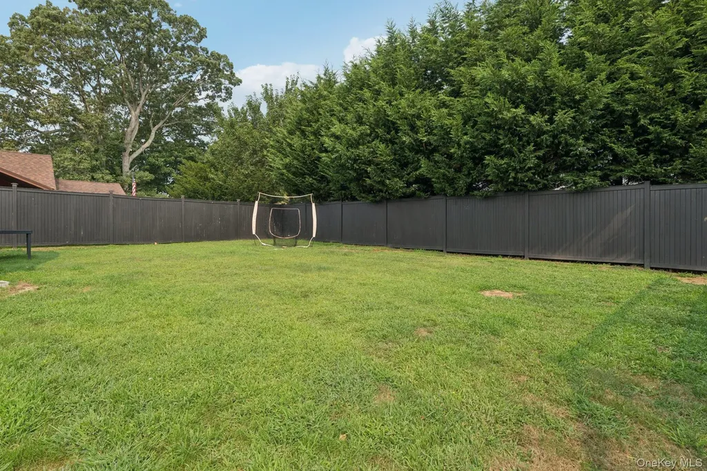 295 Silver Street West Babylon NY 11704
