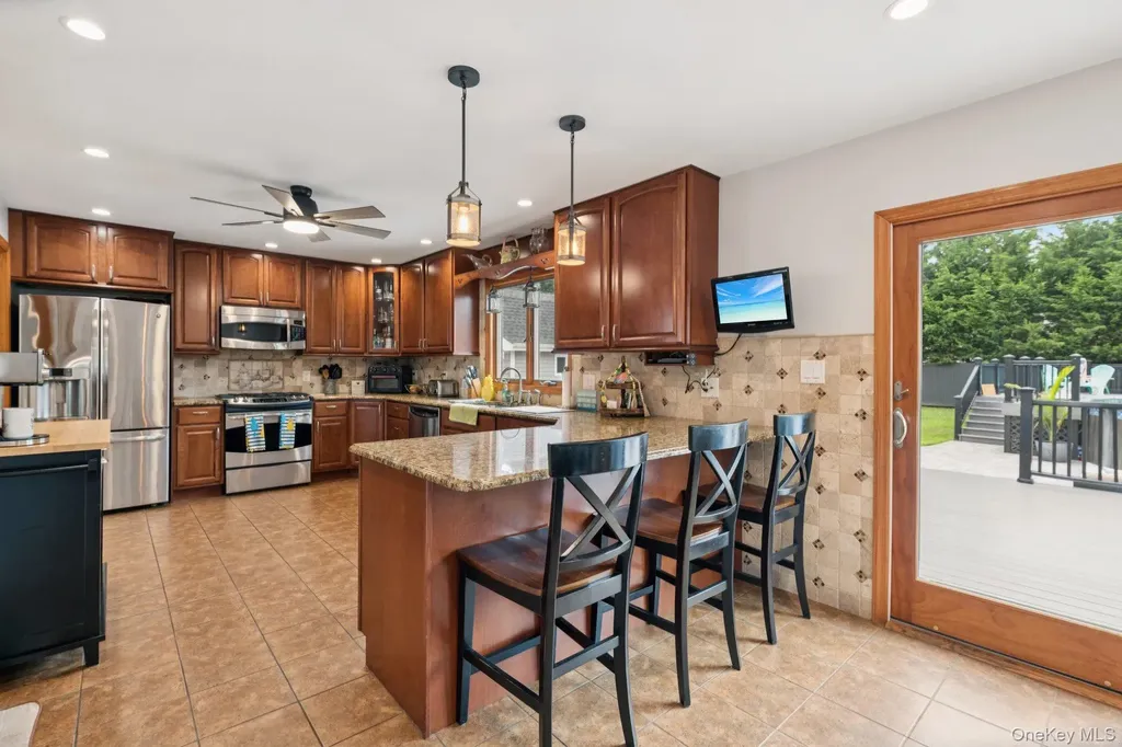 295 Silver Street West Babylon NY 11704