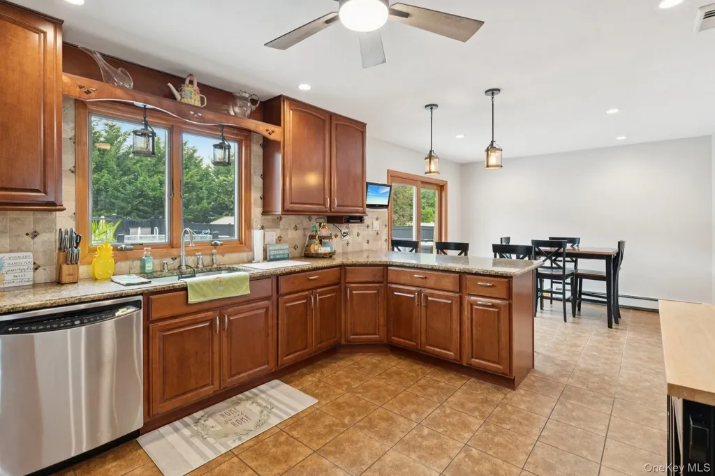 295 Silver Street West Babylon NY 11704