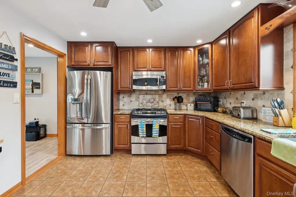 295 Silver Street West Babylon NY 11704