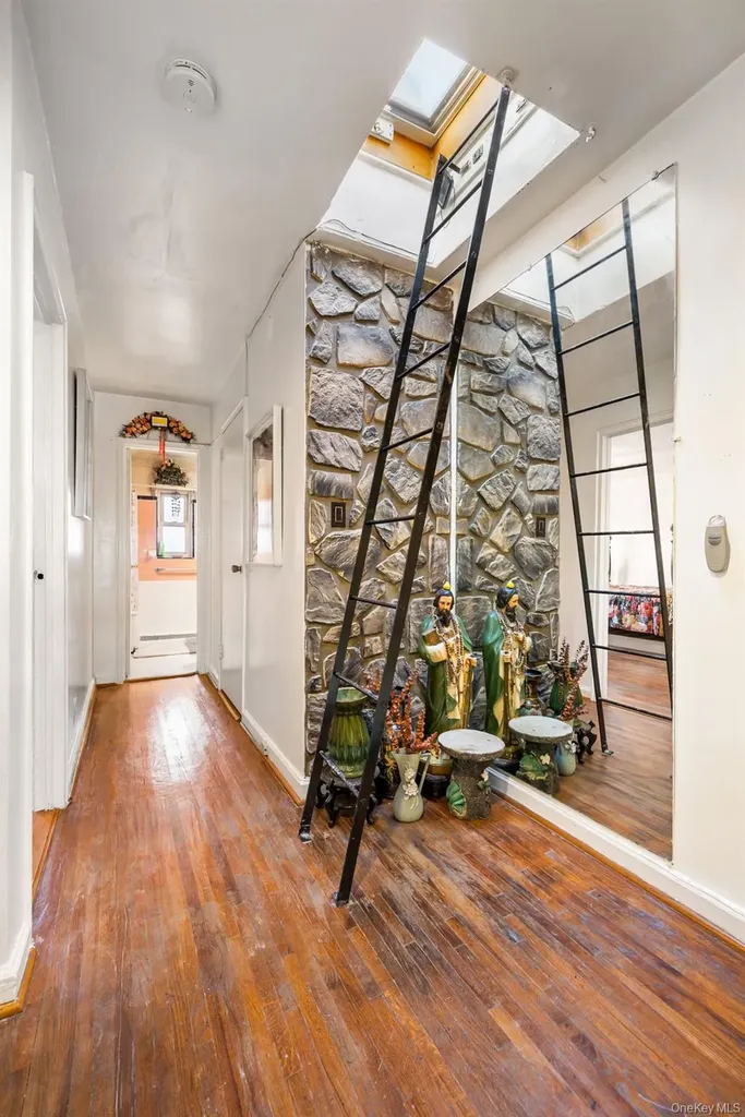 1529 Hammersley Avenue Bronx NY 10469