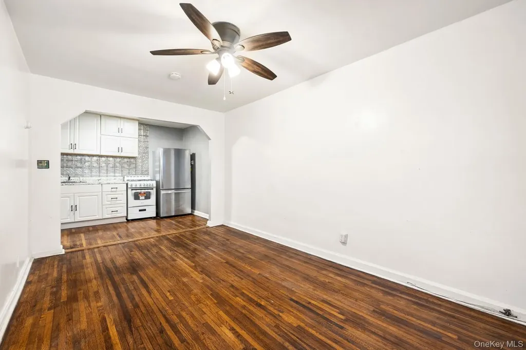 1529 Hammersley Avenue Bronx NY 10469