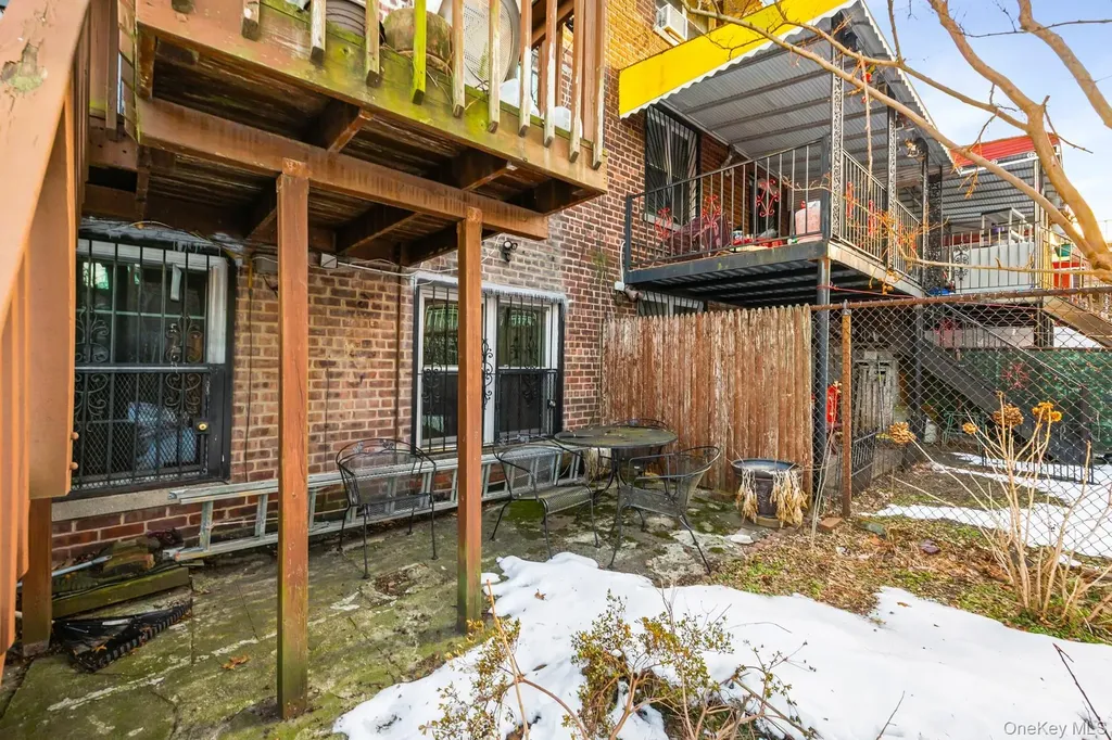 1529 Hammersley Avenue Bronx NY 10469