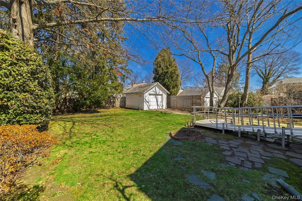 65 Jarvis Place Lynbrook NY 11563