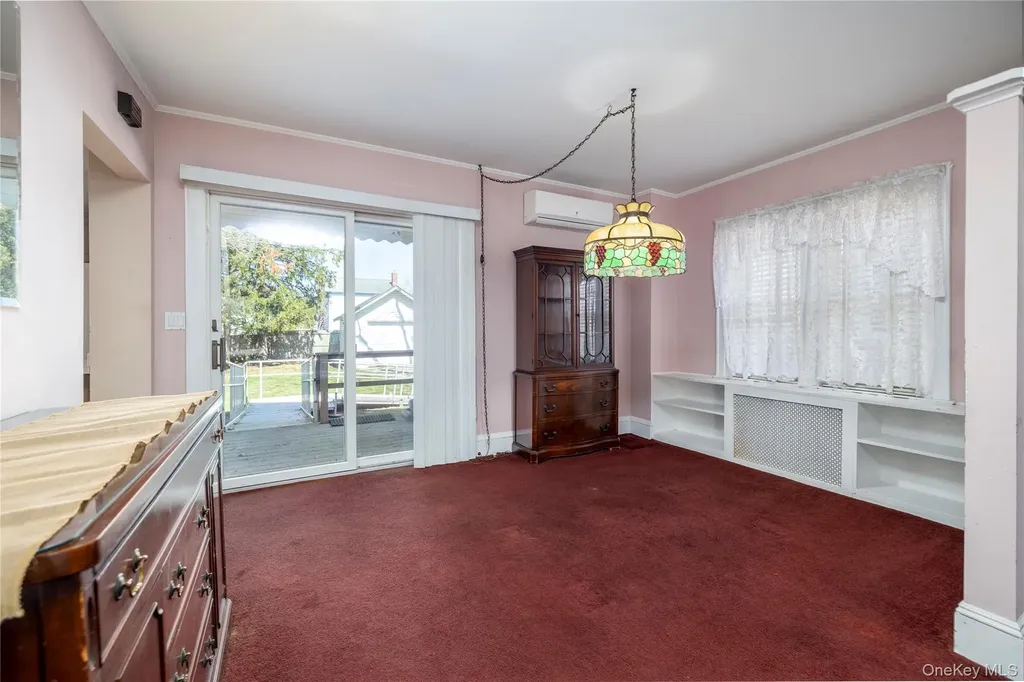 65 Jarvis Place Lynbrook NY 11563