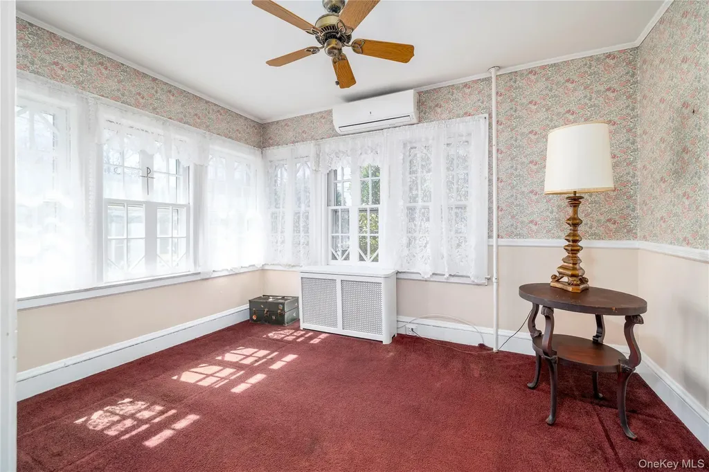 65 Jarvis Place Lynbrook NY 11563