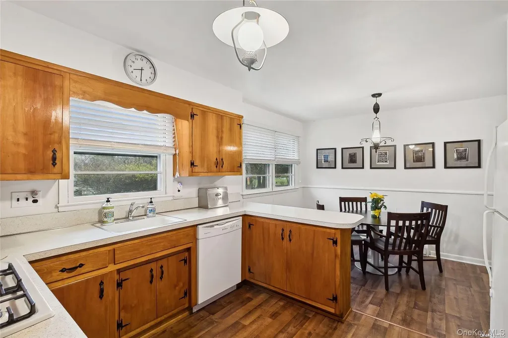 990 Three Waters Lane Orient NY 11957
