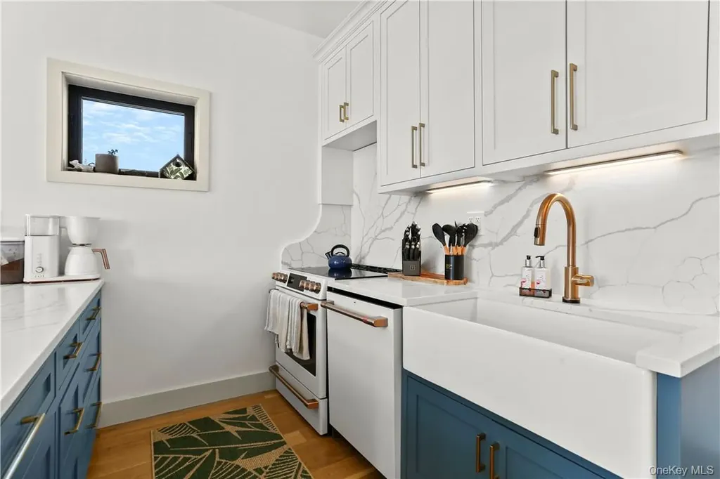 81 Rochelle Street Bronx NY 10464