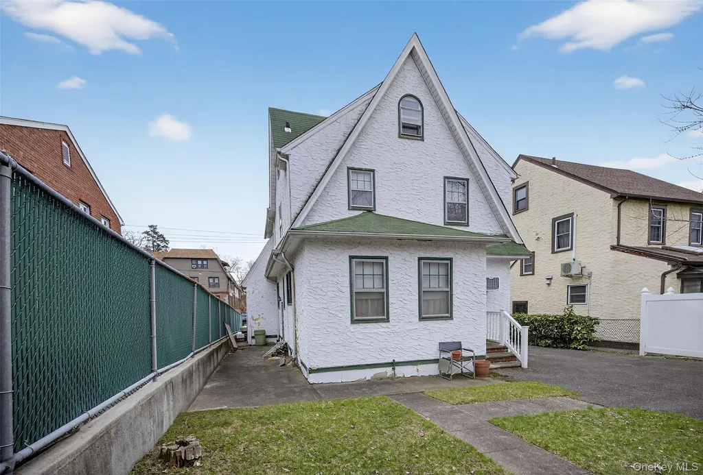3512 Utopia Parkway Flushing NY 11358