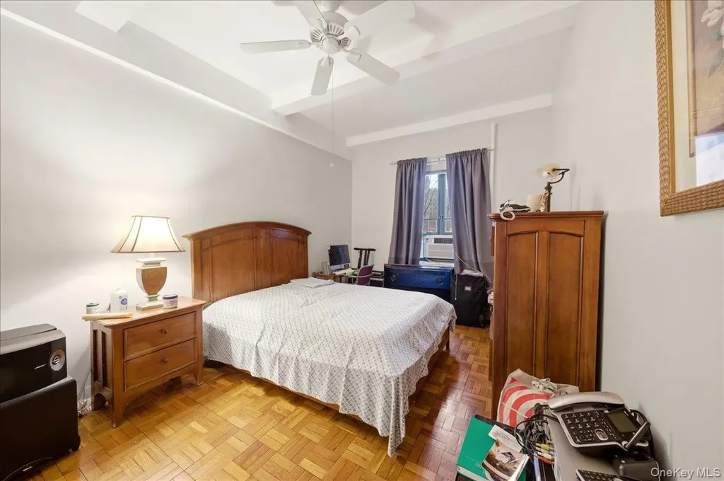 1561 Metropolitan Avenue Bronx NY 10462