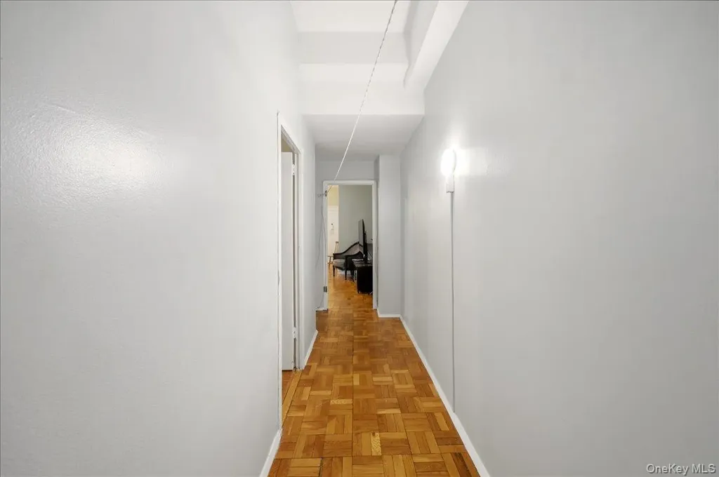 1561 Metropolitan Avenue Bronx NY 10462