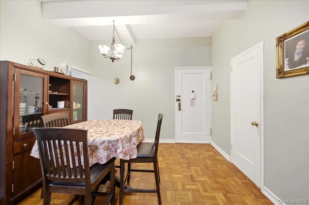 1561 Metropolitan Avenue Bronx NY 10462