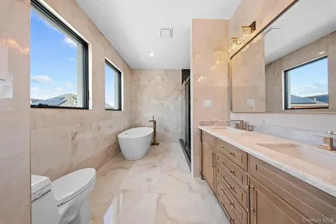 25909 81st Avenue Glen Oaks NY 11004