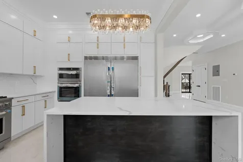 25909 81st Avenue Glen Oaks NY 11004