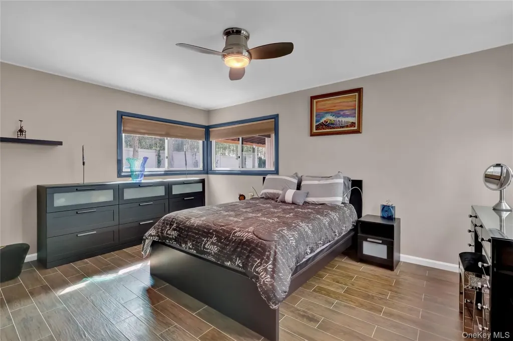 14 Regent Place Roslyn NY 11576