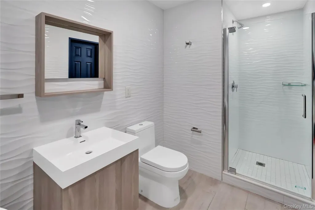 14 Regent Place Roslyn NY 11576