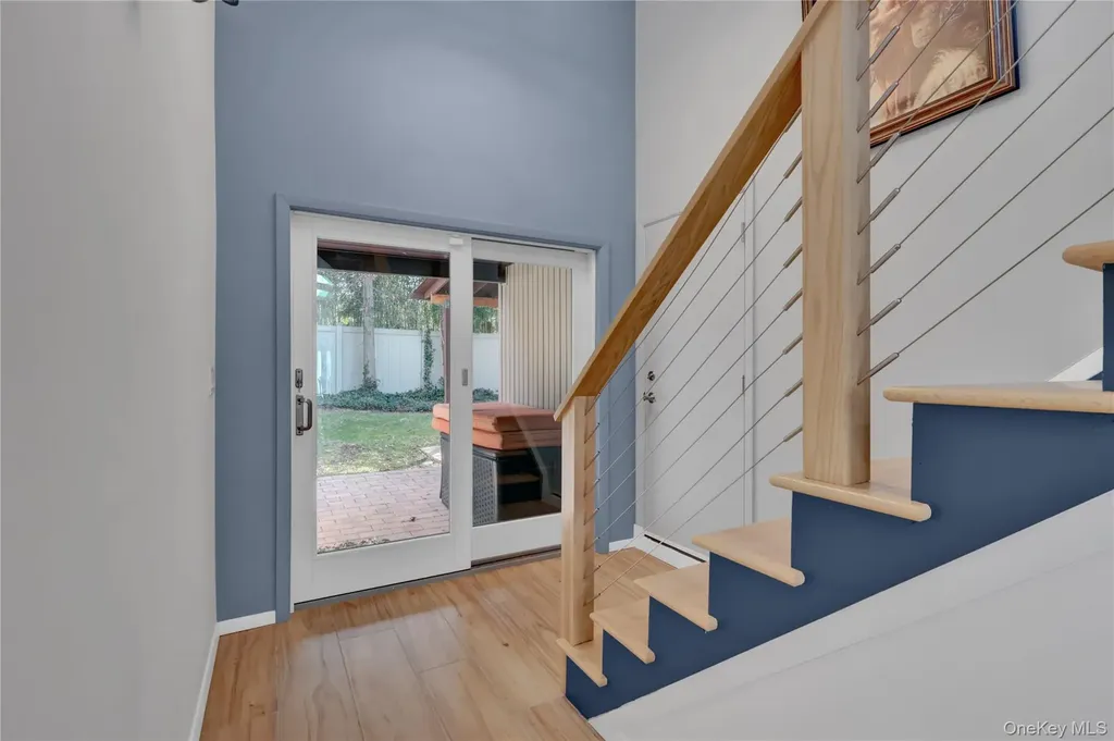 14 Regent Place Roslyn NY 11576