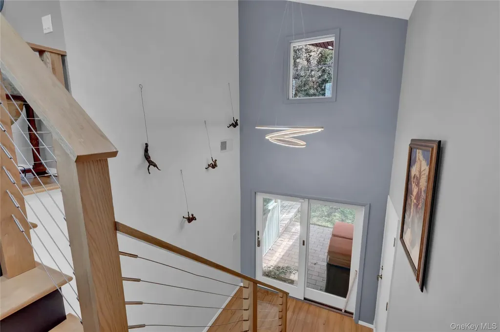 14 Regent Place Roslyn NY 11576