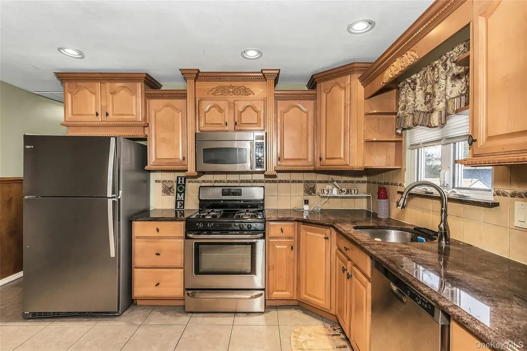 512 Elm Street West Hempstead NY 11552