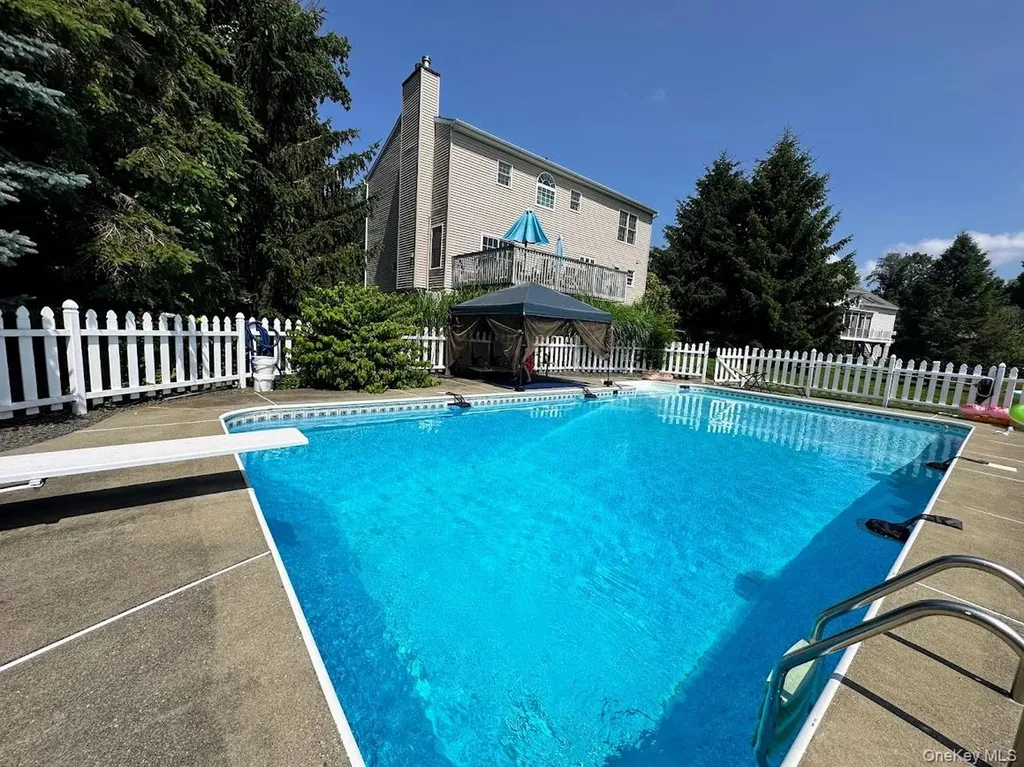 27 Ridge View Drive Patterson NY 12563