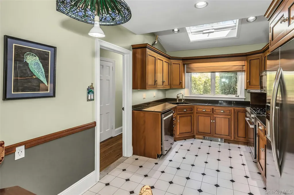 7 River Road Oceanside NY 11572