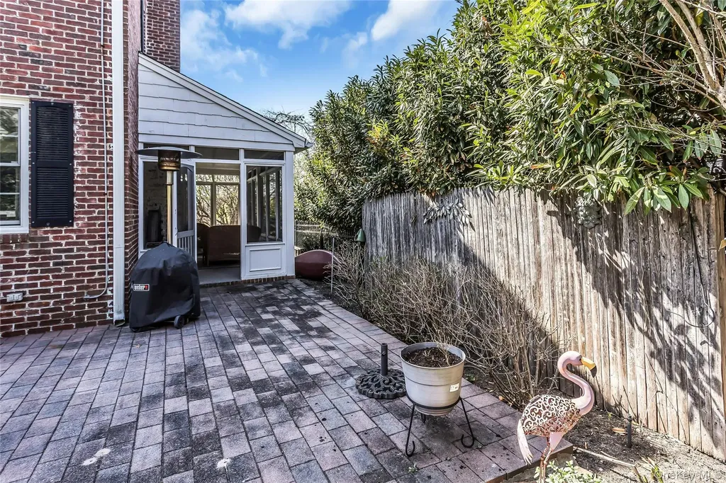 7 River Road Oceanside NY 11572