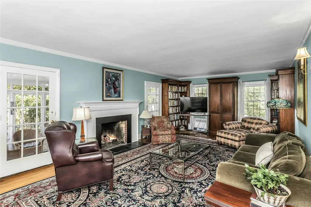 7 River Road Oceanside NY 11572