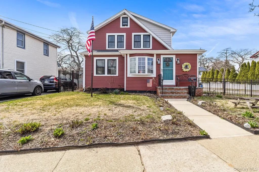 42 Robertson Road Lynbrook NY 11563