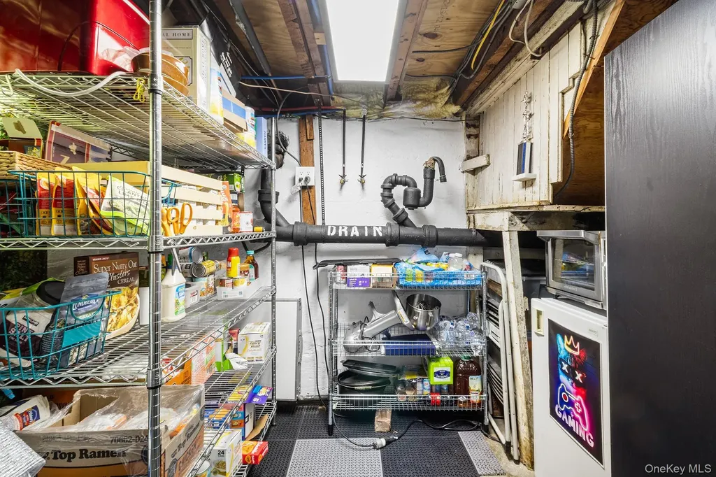 42 Robertson Road Lynbrook NY 11563