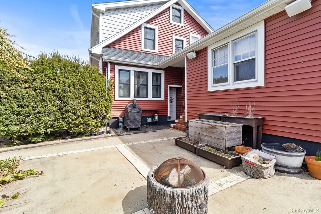 42 Robertson Road Lynbrook NY 11563