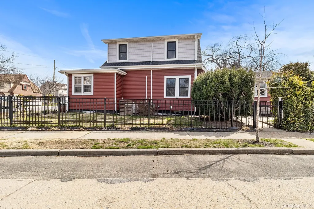 42 Robertson Road Lynbrook NY 11563