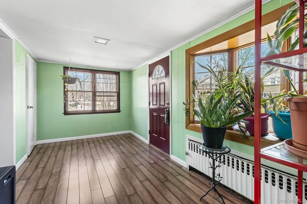 42 Robertson Road Lynbrook NY 11563