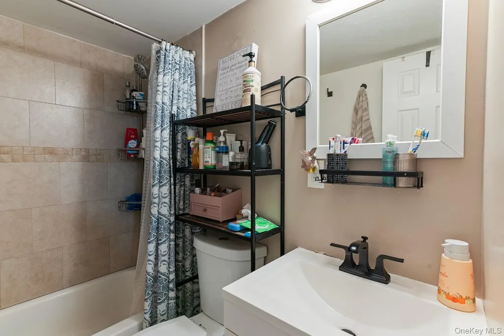 178 Timberline Drive Brentwood NY 11717