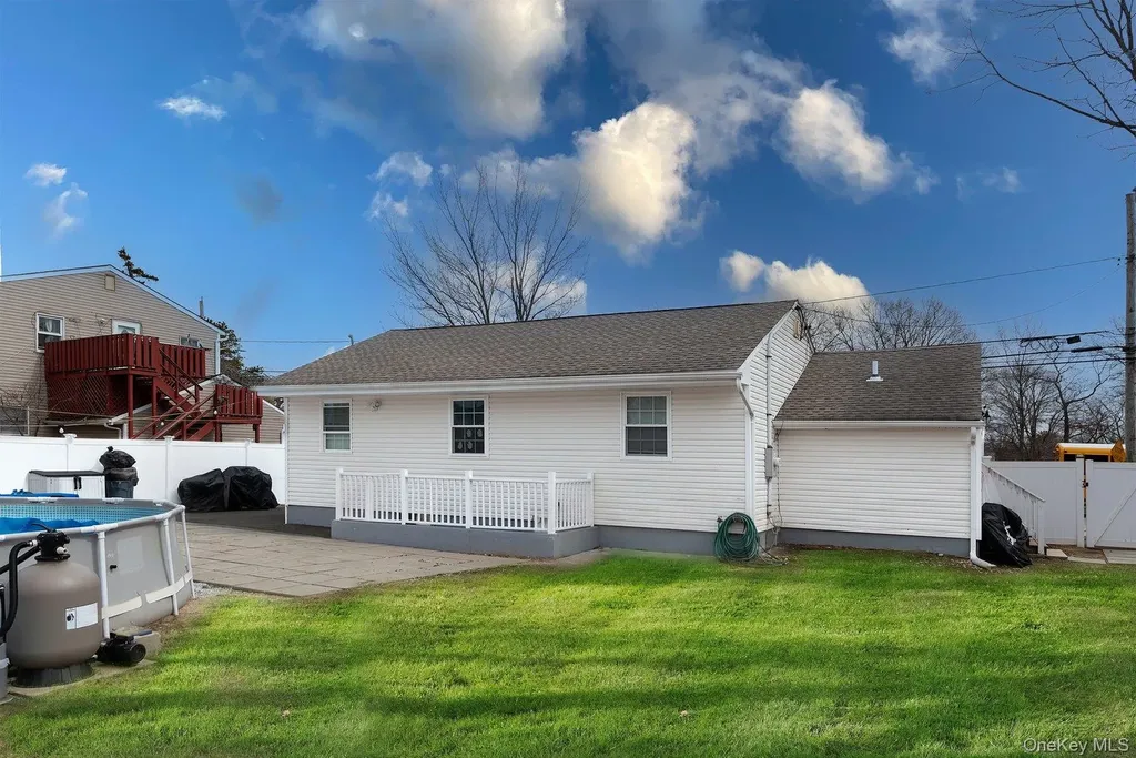 178 Timberline Drive Brentwood NY 11717