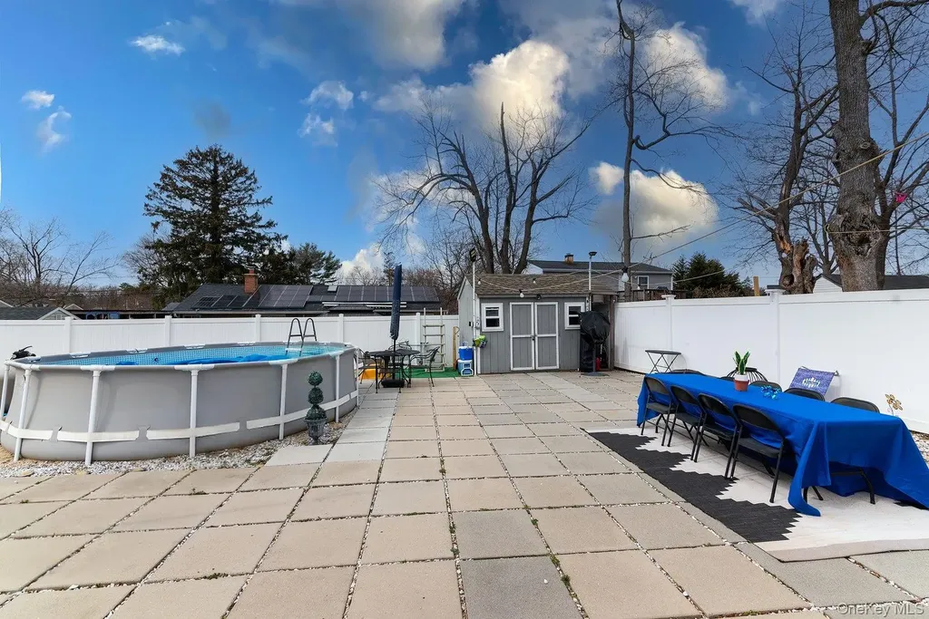 178 Timberline Drive Brentwood NY 11717