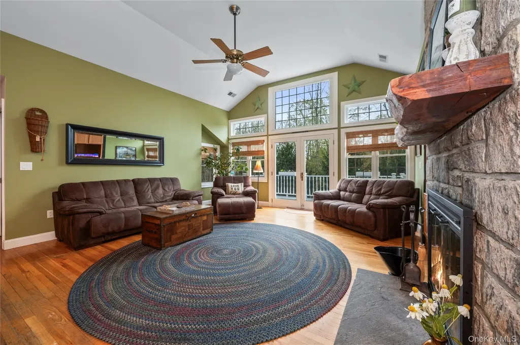 102 Warren Street Somers NY 10589