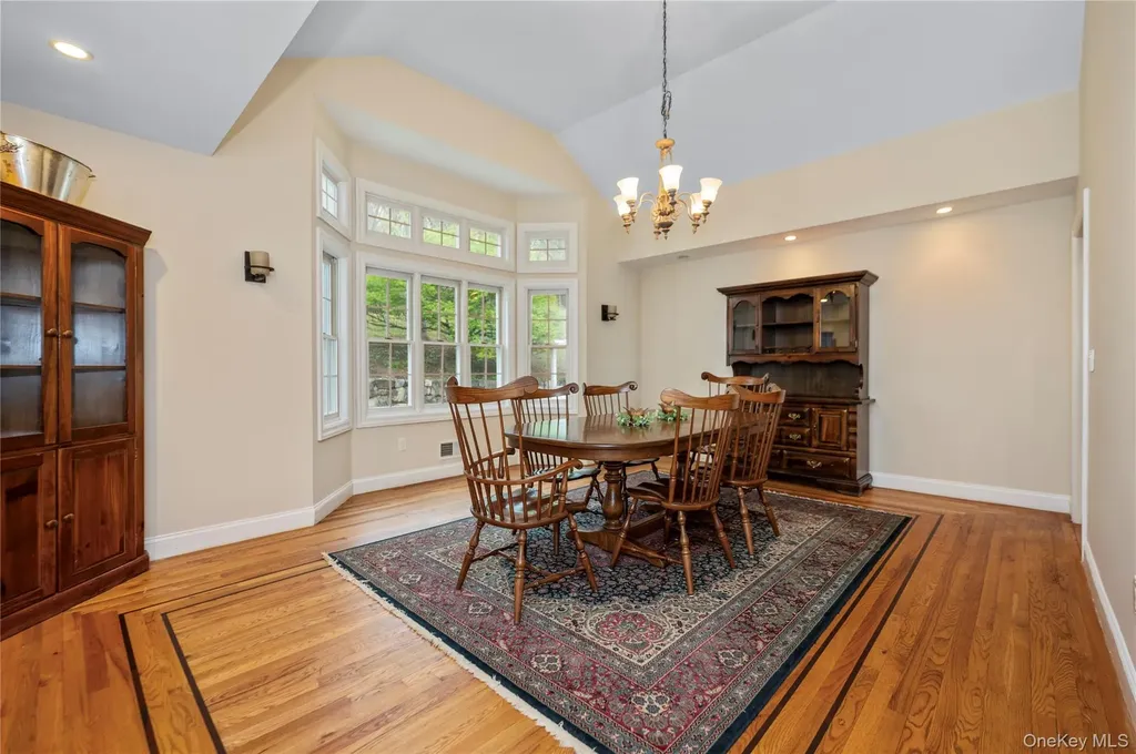 102 Warren Street Somers NY 10589