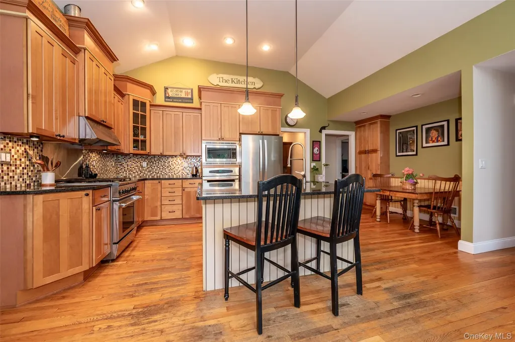 102 Warren Street Somers NY 10589